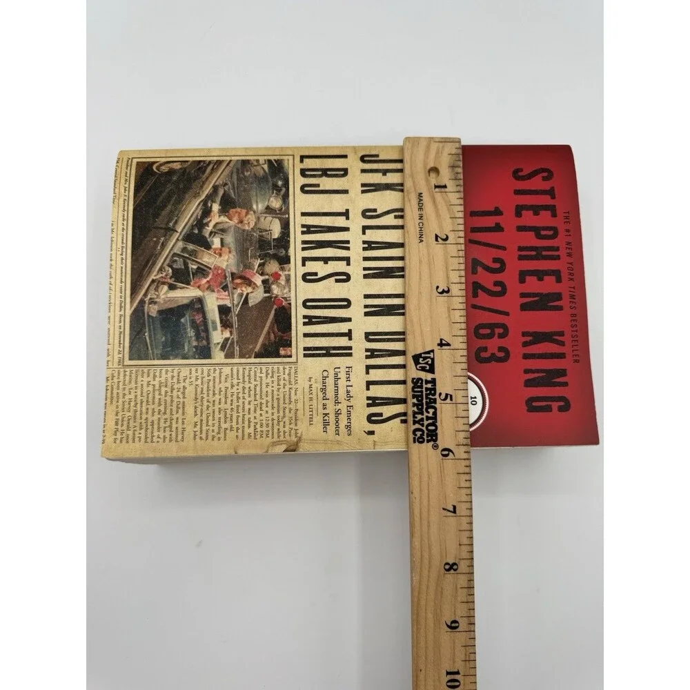 11/22/63 by Stephen King Trade Paperback 2012 Time Travel Novel